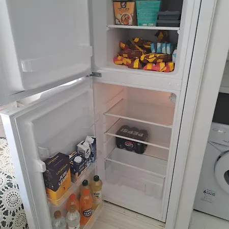 Quiet Parkside With A Fully Stocked Fridge